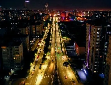 Beylikdüzü Atatürk Bulvarı — Bulvarın gece görünümü